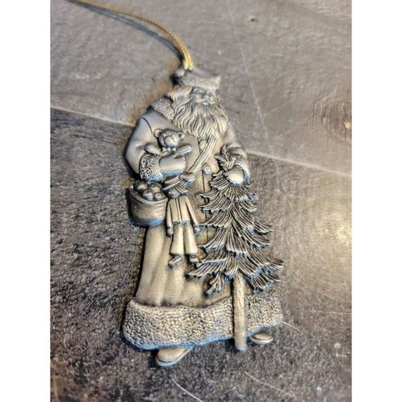 Metal Avon 1993 Santa tree toy ornament xmas - Picture 4 of 4